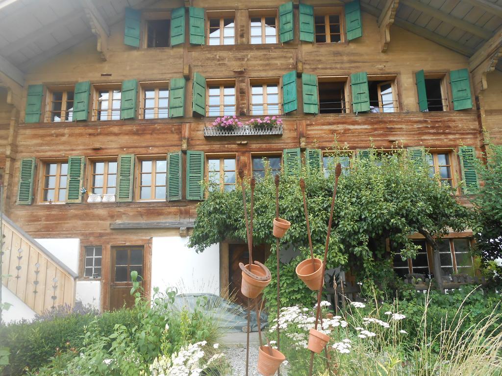 Terminus Reinisch Apartment Frutigen Ruang foto