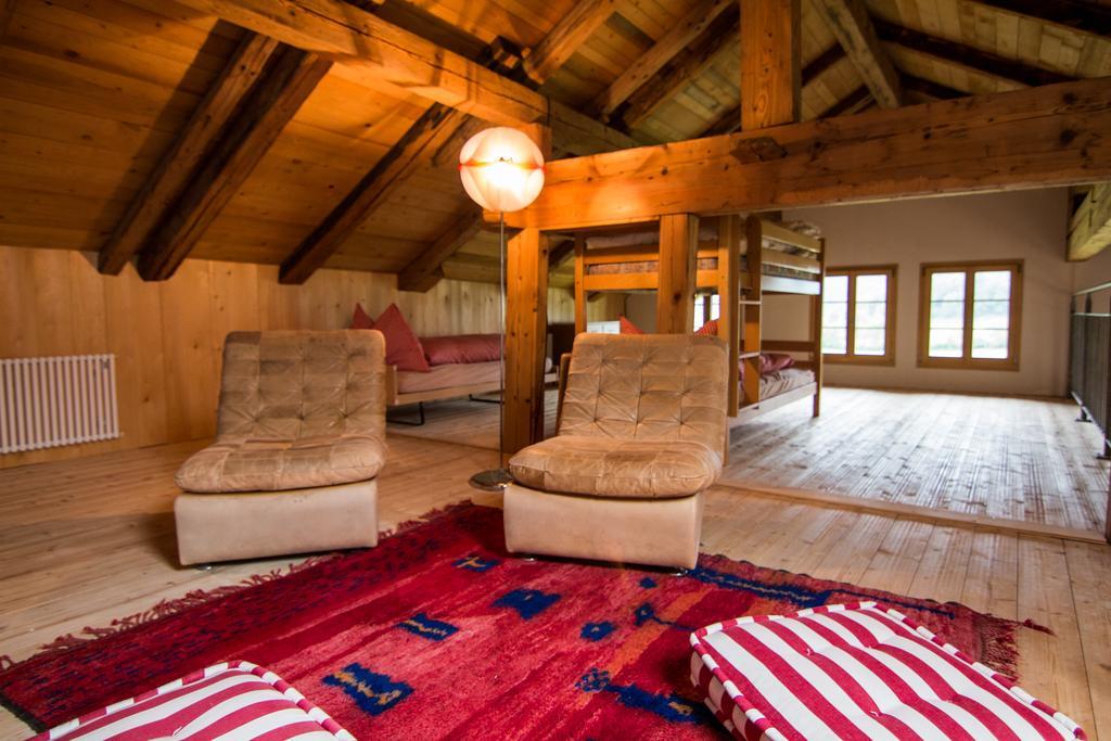 Terminus Reinisch Apartment Frutigen Bagian luar foto